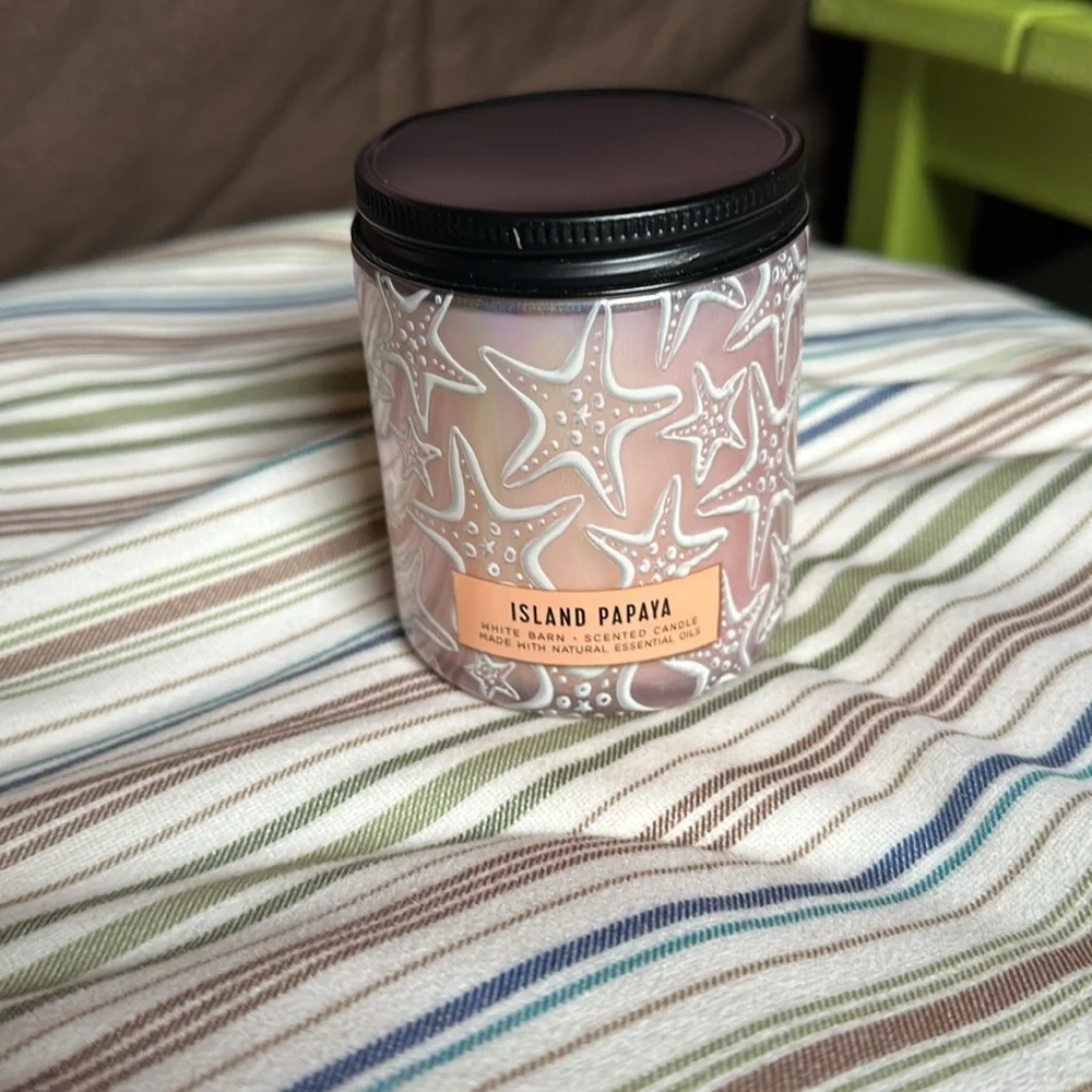 White Barn Island Papaya Single Wick Candle